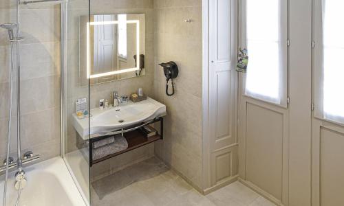 Mercure Rennes Centre Place Bretagne - photo 2